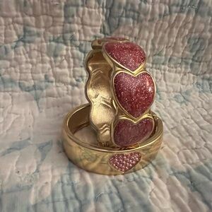 Be still my heart!  Super cute complimentary bangle set!